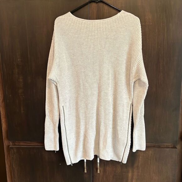 Cabi Gray Ribbed V-neck Sweater Pullover Side Zip Medium #3531 - Picture 3 of 7